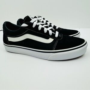 Vans Old Skool Off the Wall Skate Shoes. Women’s Size 8.5. Black suede.